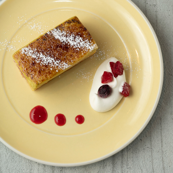 ピスタチオと木苺のシブースト