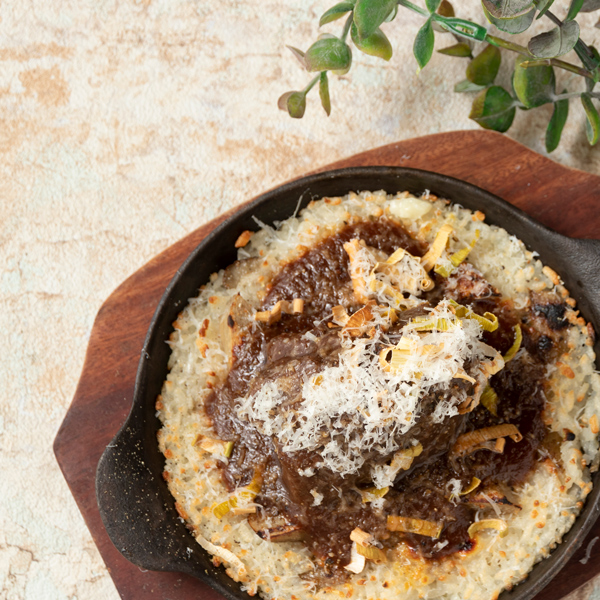 牛ほほ肉の赤ワイン煮込み