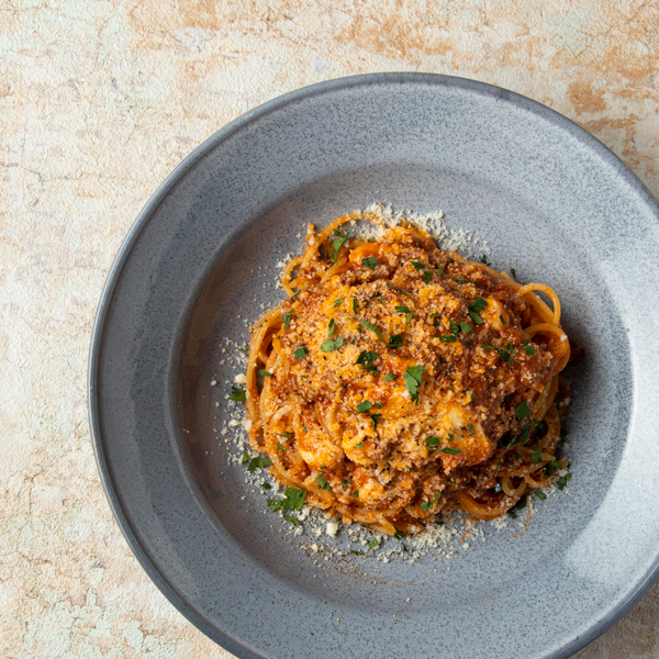 モッツァレラチーズの淡路産牛ボロネーゼ